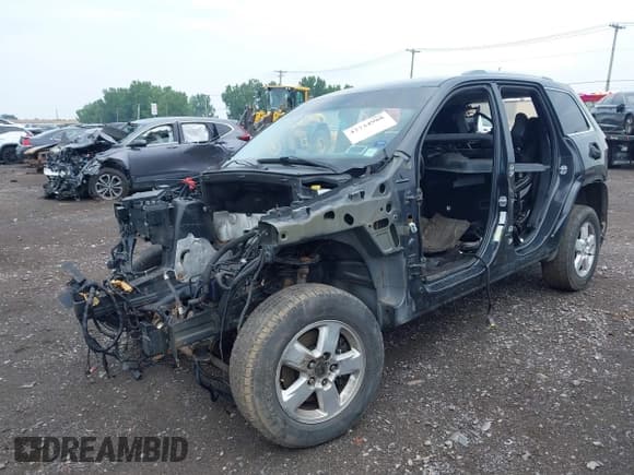 ✅ 2011 Jeep Grand Cherokee Laredo • VIN: 1J4RR4GGXBC717735 • Лот: 42734988. Опубликован ранее на IAAI с пробегом 132 760 миль. Бесплатный доступ к архиву аукционных продаж из США и подробный отчёт об истории автомобиля на DreamBid. Изображение 2.