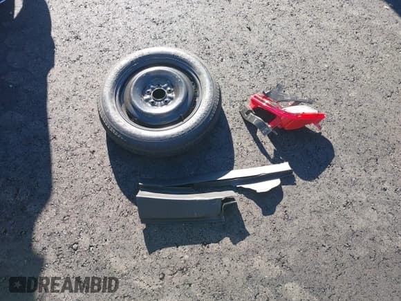 ✅ 2021 Ram ProMaster City Cargo Tradesman • VIN: ZFBHRFAB6M6U15387 • Lot: 43547964. Wystawiony na IAAI z przebiegiem 167 878 mil. Bezpłatny archiwum sprzedaży aukcyjnych z USA i szczegółowy raport historii pojazdu na DreamBid. Zdjęcie 12.