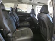 ✅ 2024 Kia Telluride S • VIN: 5XYP64GC7RG478105 • Lot: 53883025. Wystawiony na Copart z przebiegiem 14 920 mil. Bezpłatny archiwum sprzedaży aukcyjnych z USA i szczegółowy raport historii pojazdu na DreamBid. Zdjęcie 11.