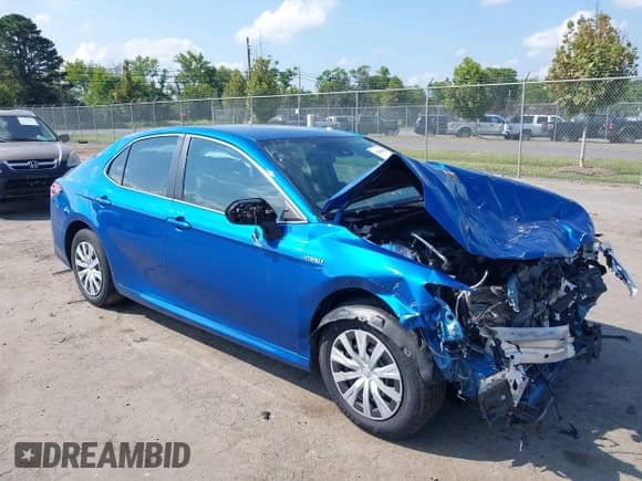 2020 Toyota Camry Hybrid LE z VIN 4T1L31AK3LU015174, wystawiony jako IAAI lot #42986656 z przebiegiem 87 251 mil mil oraz . Historia ofert i sprzedaży dostępna na DreamBid. Obrazek 1.