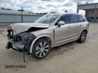 ✅ 2025 Volvo XC90 Plus • VIN: YV4H60PEXS1302327 • Lot: 83825535. Wystawiony na Copart z przebiegiem Nie podano. Bezpłatny archiwum sprzedaży aukcyjnych z USA i szczegółowy raport historii pojazdu na DreamBid. Zdjęcie 1.