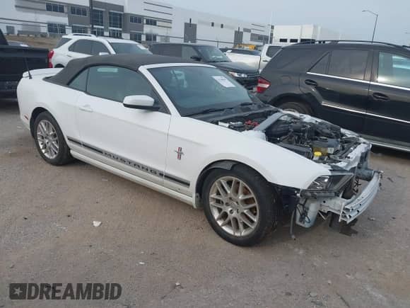 2014 Ford Mustang V6 с VIN 1ZVBP8EM6E5320297, выставлен на аукционе IAAI как лот 43146690 с пробегом 160 174 миль миль и . История ставок и продаж доступна на DreamBid. Изображение 1.