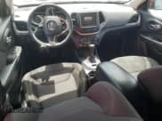 ✅ 2015 Jeep Cherokee Latitude • VIN: 1C4PJLCS9FW612049 • Lot: 68087275. Wystawiony na Copart z przebiegiem 115 607 mil. Bezpłatny archiwum sprzedaży aukcyjnych z USA i szczegółowy raport historii pojazdu na DreamBid. Zdjęcie 8.