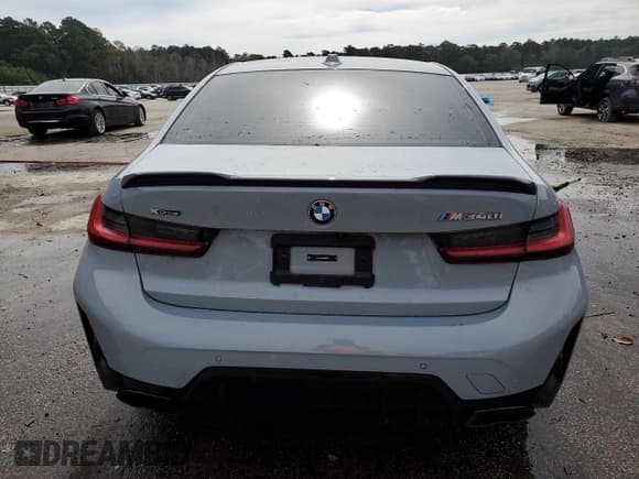 ✅ 2024 BMW 3 Series M340i xDrive • VIN: 3MW49FF0XR8E33956 • Lot: 70353695. Wystawiony na Copart z przebiegiem Nie podano. Bezpłatny archiwum sprzedaży aukcyjnych z USA i szczegółowy raport historii pojazdu na DreamBid. Zdjęcie 6.