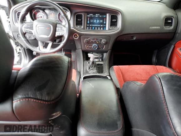 ✅ 2018 Dodge Charger R/T Scat Pack • VIN: 2C3CDXGJ4JH203323 • Lot: 71858245. Listed on Copart with 54,470 mi. Free auction sales archive from the USA and detailed vehicle history report at DreamBid. Image 8.