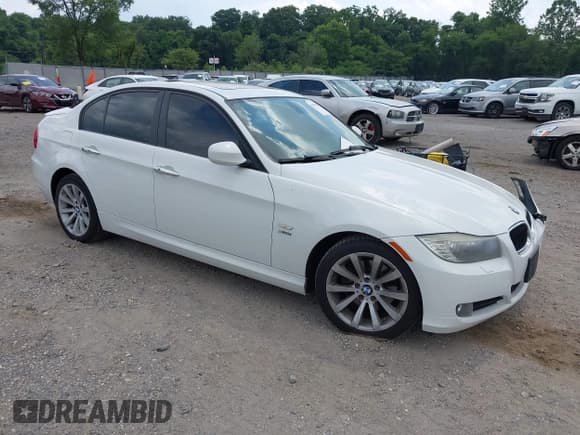 ✅ 2011 BMW 3 Series 328i xDrive • VIN: WBAPK5G52BNN79289 • Лот: 42874987. Опубликован ранее на IAAI с пробегом 171 710 миль. Бесплатный доступ к архиву аукционных продаж из США и подробный отчёт об истории автомобиля на DreamBid. Изображение 1.