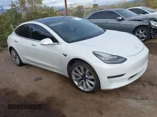 ✅ 2019 Tesla Model 3 Long Range • VIN: 5YJ3E1EB5KF390175 • Lot: 43711372. Wystawiony na IAAI z przebiegiem Nie podano. Bezpłatny archiwum sprzedaży aukcyjnych z USA i szczegółowy raport historii pojazdu na DreamBid. Zdjęcie 1.