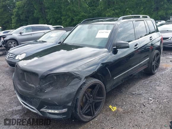 ✅ 2014 Mercedes-Benz GLK 350 • VIN: WDCGG5HBXEG186555 • Lot: 42447366. Listed on IAAI with 170,007 mi. Free auction sales archive from the USA and detailed vehicle history report at DreamBid. Image 17.