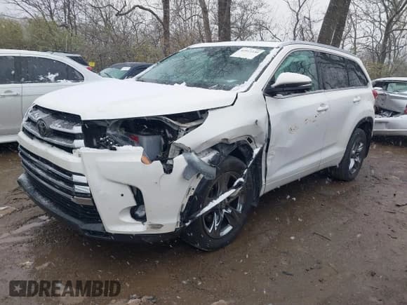 ✅ 2018 Toyota Highlander Limited • VIN: 5TDDZRFH6JS851503 • Lot: 40911739. Wystawiony na IAAI z przebiegiem 147 982 mil. Bezpłatny archiwum sprzedaży aukcyjnych z USA i szczegółowy raport historii pojazdu na DreamBid. Zdjęcie 2.