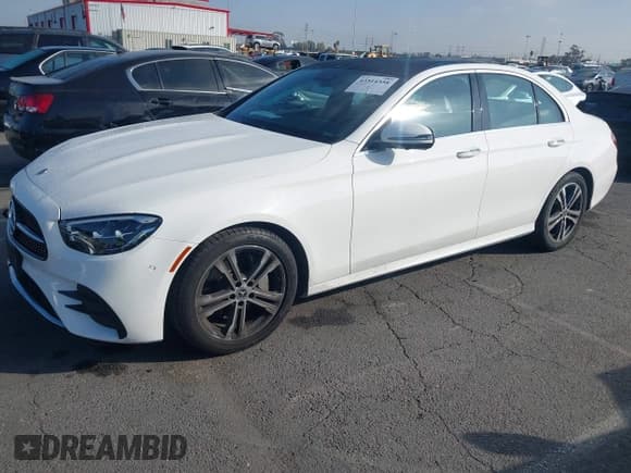 ✅ 2021 Mercedes-Benz E 350 • VIN: W1KZF8DB1MA979758 • Лот: 43514558. Опубликован ранее на IAAI с пробегом 47 282 миль. Бесплатный доступ к архиву аукционных продаж из США и подробный отчёт об истории автомобиля на DreamBid. Изображение 2.