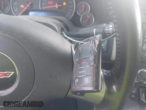 ✅ 2008 Chevrolet Corvette • VIN: 1G1YY36W985120265 • Lot: 43638631. Wystawiony na IAAI z przebiegiem 114 357 mil. Bezpłatny archiwum sprzedaży aukcyjnych z USA i szczegółowy raport historii pojazdu na DreamBid. Zdjęcie 11.