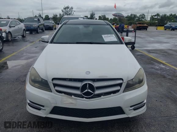 ✅ 2013 Mercedes-Benz C 250 • VIN: WDDGJ4HB2DF960714 • Лот: 43224231. Опубликован ранее на IAAI с пробегом 96 658 миль. Бесплатный доступ к архиву аукционных продаж из США и подробный отчёт об истории автомобиля на DreamBid. Изображение 6.