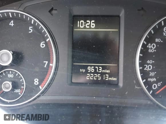 ✅ 2015 Volkswagen Passat S • VIN: 1VWAT7A3XFC077928 • Lot: 40493646. Wystawiony na IAAI z przebiegiem 222 513 mil. Bezpłatny archiwum sprzedaży aukcyjnych z USA i szczegółowy raport historii pojazdu na DreamBid. Zdjęcie 16.