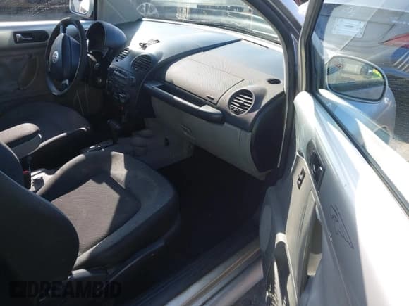 ✅ 2001 Volkswagen Beetle GLS • VIN: 3VWCK21C71M426906 • Lot: 43193470. Listed on IAAI with 206,267 mi. Free auction sales archive from the USA and detailed vehicle history report at DreamBid. Image 5.