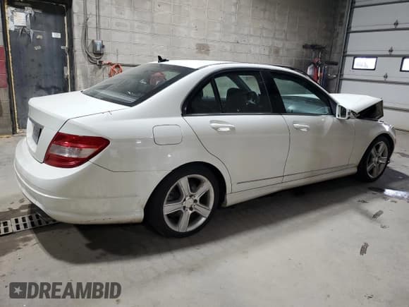 ✅ 2011 Mercedes-Benz C 300 Sport • VIN: WDDGF5EB6BR174597 • Lot: 93367495. Wystawiony na Copart z przebiegiem 159 988 mil. Bezpłatny archiwum sprzedaży aukcyjnych z USA i szczegółowy raport historii pojazdu na DreamBid. Zdjęcie 3.