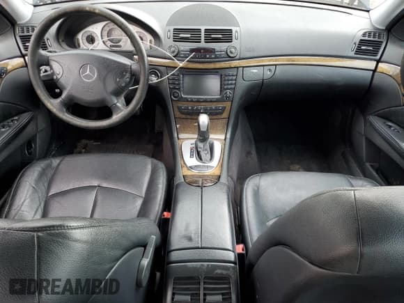 ✅ 2005 Mercedes-Benz E 500 • VIN: WDBUF83J95X169725 • Lot: 54718845. Wystawiony na Copart z przebiegiem 197 224 mil. Bezpłatny archiwum sprzedaży aukcyjnych z USA i szczegółowy raport historii pojazdu na DreamBid. Zdjęcie 8.