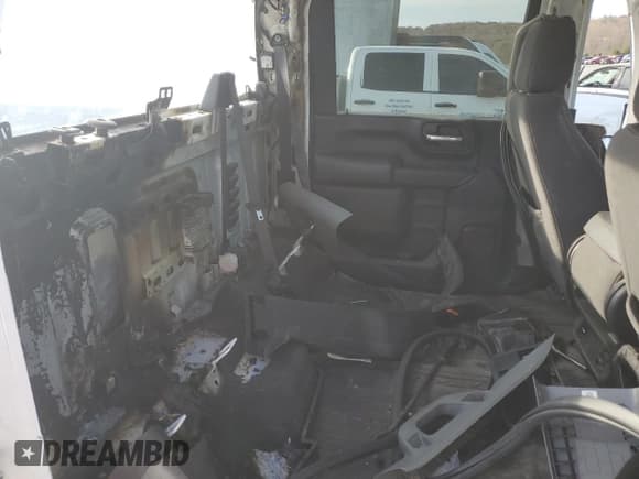 ✅ 2023 Chevrolet Silverado 2500HD LT • VIN: 2GC1YNEY3P1718228 • Лот: 93198775. Опубликован ранее на Copart с пробегом 92 097 миль. Бесплатный доступ к архиву аукционных продаж из США и подробный отчёт об истории автомобиля на DreamBid. Изображение 11.