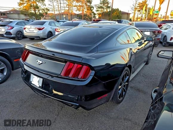 ✅ 2016 Ford Mustang EcoBoost Premium • VIN: 1FA6P8TH9G5295303 • Lot: 95805405. Wystawiony na Copart z przebiegiem 62 266 mil. Bezpłatny archiwum sprzedaży aukcyjnych z USA i szczegółowy raport historii pojazdu na DreamBid. Zdjęcie 4.