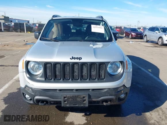 ✅ 2018 Jeep Renegade Sport • VIN: ZACCJBAB9JPH83336 • Lot: 41555991. Wystawiony na IAAI z przebiegiem 37 288 mil. Bezpłatny archiwum sprzedaży aukcyjnych z USA i szczegółowy raport historii pojazdu na DreamBid. Zdjęcie 12.
