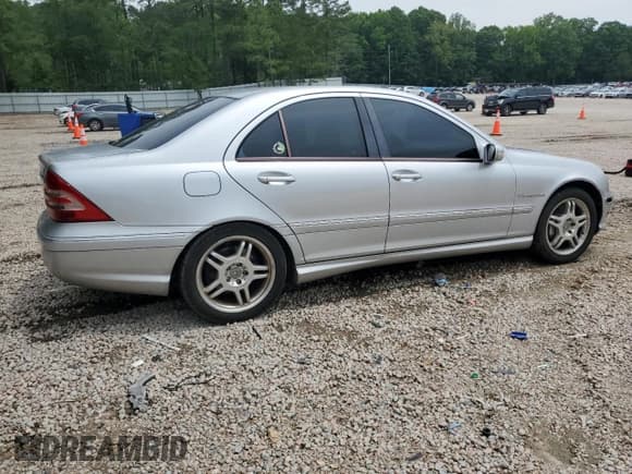 ✅ 2002 Mercedes-Benz C AMG • VIN: WDBRF65J32F157367 • Лот: 59039565. Опубликован ранее на Copart с пробегом 171 931 миль. Бесплатный доступ к архиву аукционных продаж из США и подробный отчёт об истории автомобиля на DreamBid. Изображение 3.