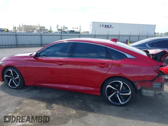 ✅ 2020 Honda Accord Sport • VIN: 1HGCV1F30LA120936 • Лот: 43310683. Опубликован ранее на IAAI с пробегом 71 789 миль. Бесплатный доступ к архиву аукционных продаж из США и подробный отчёт об истории автомобиля на DreamBid. Изображение 15.