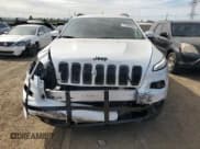 ✅ 2018 Jeep Cherokee Limited • VIN: 1C4PJMDB2JD599279 • Лот: 71830635. Опубликован ранее на Copart с пробегом 93 426 миль. Бесплатный доступ к архиву аукционных продаж из США и подробный отчёт об истории автомобиля на DreamBid. Изображение 5.