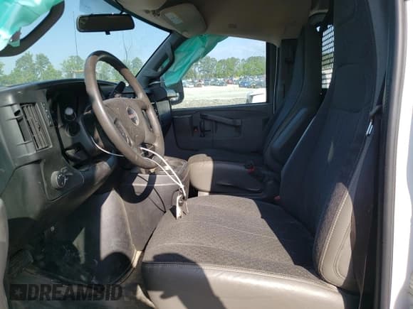 ✅ 2019 GMC Savana Cargo • VIN: 1GTW7AFGXK1316440 • Lot: 57411764. Listed on Copart with 60,298 mi. Free auction sales archive from the USA and detailed vehicle history report at DreamBid. Image 7.