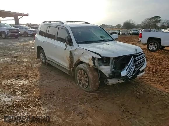 ✅ 2019 Toyota Land Cruiser • VIN: JTMCY7AJ9K4079119 • Lot: 84321324. Listed on Copart with 68,341 mi. Free auction sales archive from the USA and detailed vehicle history report at DreamBid. Image 11.