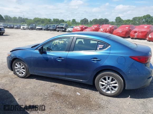 ✅ 2018 Mazda 3 GS • VIN: 3MZBN1V70JM235757 • Lot: 42713249. Listed on IAAI with 82,633 mi. Free auction sales archive from the USA and detailed vehicle history report at DreamBid. Image 14.