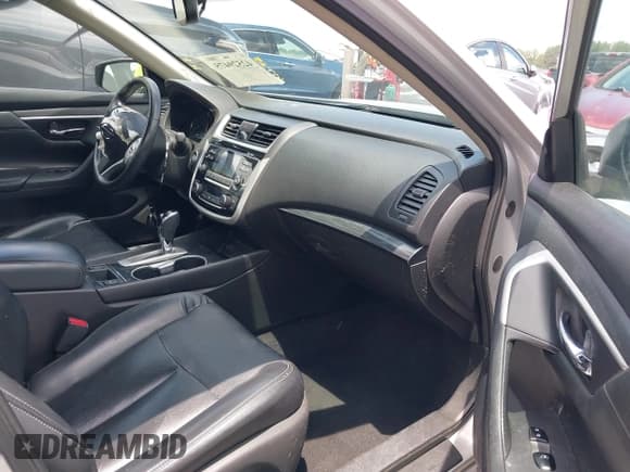 ✅ 2018 Nissan Altima SL • VIN: 1N4AL3AP0JC216445 • Lot: 42529475. Wystawiony na IAAI z przebiegiem 179 576 mil. Bezpłatny archiwum sprzedaży aukcyjnych z USA i szczegółowy raport historii pojazdu na DreamBid. Zdjęcie 5.