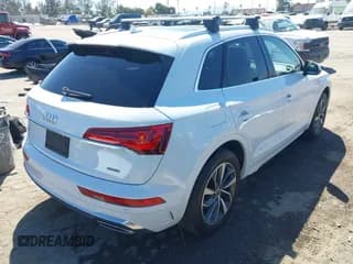 ✅ 2022 Audi Q5 S line Premium • VIN: WA1GAAFY0N2101561 • Lot: 43143467. Wystawiony na IAAI z przebiegiem 59 859 mil. Bezpłatny archiwum sprzedaży aukcyjnych z USA i szczegółowy raport historii pojazdu na DreamBid. Zdjęcie 4.