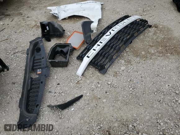 ✅ 2020 Chevrolet Silverado 1500 Custom • VIN: 1GCRYBEKXLZ274649 • Lot: 53787515. Listed on Copart with 79,452 mi. Free auction sales archive from the USA and detailed vehicle history report at DreamBid. Image 12.