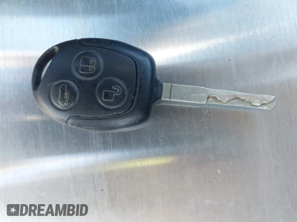 ✅ 2014 Ford Fiesta SE • VIN: 3FADP4EJ8EM177038 • Lot: 43259076. Wystawiony na IAAI z przebiegiem 149 699 mil. Bezpłatny archiwum sprzedaży aukcyjnych z USA i szczegółowy raport historii pojazdu na DreamBid. Zdjęcie 11.