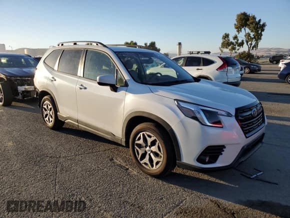 ✅ 2024 Subaru Forester Premium • VIN: JF2SKADC9RH476518 • Lot: 82285965. Listed on Copart with 17,394 mi. Free auction sales archive from the USA and detailed vehicle history report at DreamBid. Image 4.