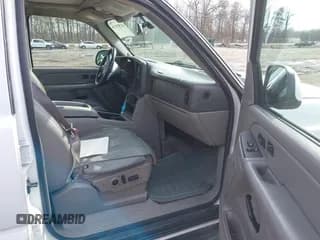 ✅ 2004 Chevrolet Suburban LT • VIN: 1GNFK16T14J103074 • Лот: 41501026. Опубликован ранее на IAAI с пробегом 241 154 миль. Бесплатный доступ к архиву аукционных продаж из США и подробный отчёт об истории автомобиля на DreamBid. Изображение 5.