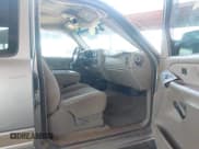 ✅ 2003 Chevrolet Silverado 2500HD LS • VIN: 1GCHC29U13E353706 • Lot: 42398034. Wystawiony na IAAI z przebiegiem 205 065 mil. Bezpłatny archiwum sprzedaży aukcyjnych z USA i szczegółowy raport historii pojazdu na DreamBid. Zdjęcie 5.