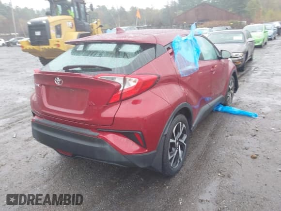 ✅ 2018 Toyota C-HR XLE • VIN: NMTKHMBX3JR019156 • Lot: 43415158. Listed on IAAI with 28,348 mi. Free auction sales archive from the USA and detailed vehicle history report at DreamBid. Image 4.
