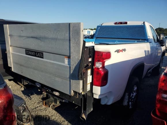 ✅ 2022 Chevrolet Silverado 2500HD • VIN: 1GC0YNE75NF101101 • Lot: 72952574. Wystawiony na Copart z przebiegiem 49 970 mil. Bezpłatny archiwum sprzedaży aukcyjnych z USA i szczegółowy raport historii pojazdu na DreamBid. Zdjęcie 3.