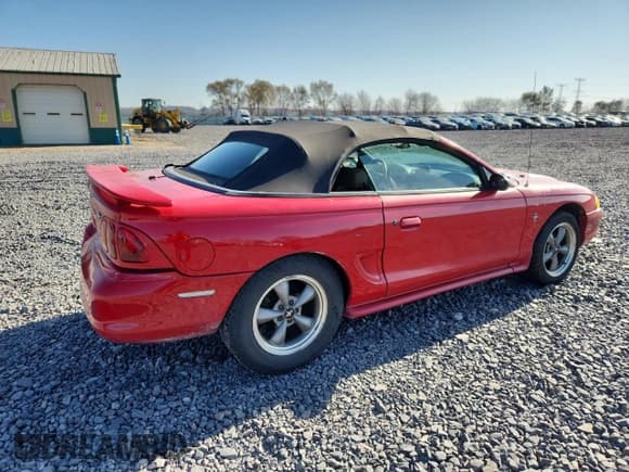 ✅ 1998 Ford Mustang • VIN: 1FAFP4446WF239915 • Lot: 92933885. Listed on Copart with 173,494 mi. Free auction sales archive from the USA and detailed vehicle history report at DreamBid. Image 3.
