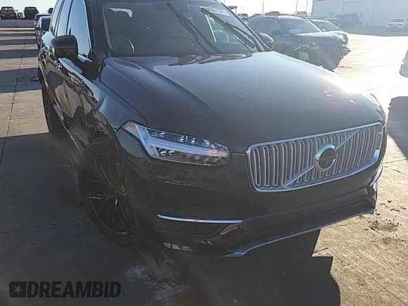 ✅ 2016 Volvo XC90 T6 Inscription • VIN: YV4A22PL6G1085499 • Lot: 94067365. Listed on Copart with 125,113 mi. Free auction sales archive from the USA and detailed vehicle history report at DreamBid. Image 14.