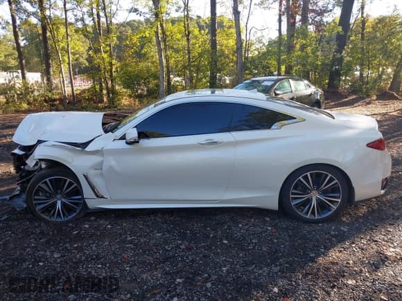 ✅ 2019 Infiniti Q60 Luxe • VIN: JN1EV7ELXKM291107 • Lot: 43461987. Listed on IAAI with 106,661 mi. Free auction sales archive from the USA and detailed vehicle history report at DreamBid. Image 13.