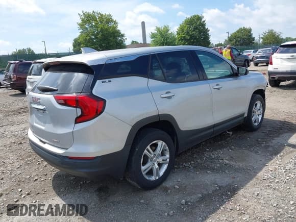 ✅ 2020 GMC Terrain SLE • VIN: 3GKALTEV5LL251089 • Lot: 42747850. Wystawiony na IAAI z przebiegiem 39 479 mil. Bezpłatny archiwum sprzedaży aukcyjnych z USA i szczegółowy raport historii pojazdu na DreamBid. Zdjęcie 4.