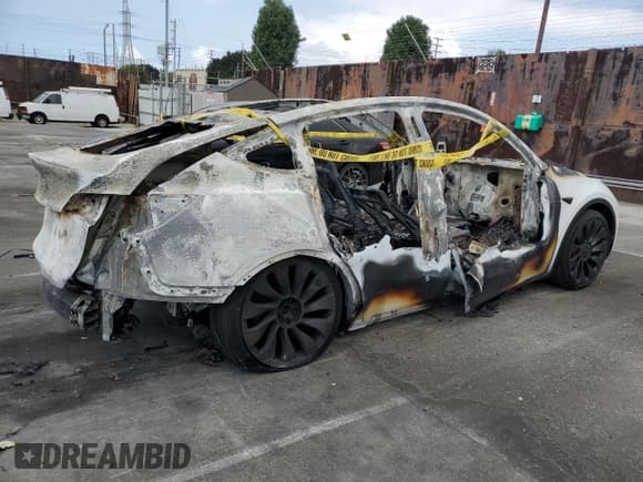 ✅ 2022 Tesla Model Y Performance • VIN: 7SAYGDEF9NF407460 • Lot: 84651275. Listed on Copart with Not provided. Free auction sales archive from the USA and detailed vehicle history report at DreamBid. Image 3.