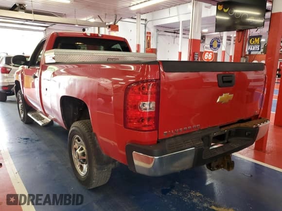 ✅ 2013 Chevrolet Silverado 2500HD Work Truck • VIN: 1GC0KVCG7DZ272045 • Lot: 42353774. Wystawiony na IAAI z przebiegiem 161 939 mil. Bezpłatny archiwum sprzedaży aukcyjnych z USA i szczegółowy raport historii pojazdu na DreamBid. Zdjęcie 1.