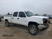 ✅ 2005 Chevrolet Silverado 2500HD LS • VIN: 1GCHK23255F863175 • Lot: 90364075. Wystawiony na Copart z przebiegiem 246 315 mil. Bezpłatny archiwum sprzedaży aukcyjnych z USA i szczegółowy raport historii pojazdu na DreamBid. Zdjęcie 4.