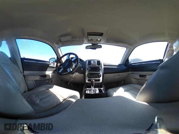 ✅ 2005 Chrysler 300 C • VIN: 2C3JA63H25H576637 • Lot: 43500412. Wystawiony na IAAI z przebiegiem 62 906 mil. Bezpłatny archiwum sprzedaży aukcyjnych z USA i szczegółowy raport historii pojazdu na DreamBid. Zdjęcie 18.