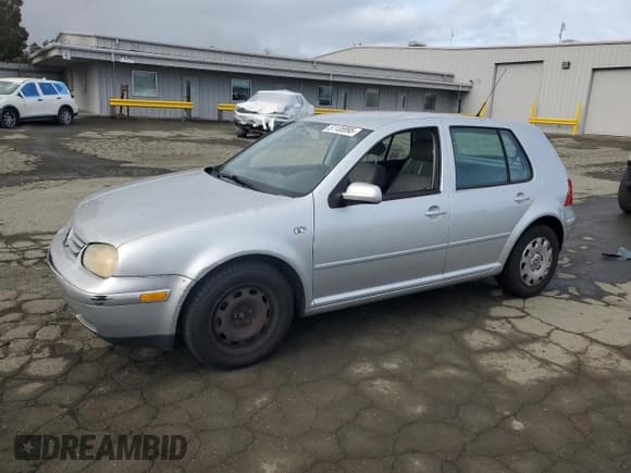 ✅ 2003 Volkswagen Golf GL • VIN: 9BWFK61J634056025 • Lot: 51135995. Wystawiony na Copart z przebiegiem 140 666 mil. Bezpłatny archiwum sprzedaży aukcyjnych z USA i szczegółowy raport historii pojazdu na DreamBid. Zdjęcie 1.