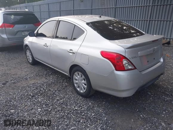 ✅ 2017 Nissan Versa S • VIN: 3N1CN7AP0HL873333 • Lot: 42885100. Listed on IAAI with 159,670 mi. Free auction sales archive from the USA and detailed vehicle history report at DreamBid. Image 3.