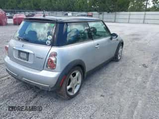 2002 MINI Hardtop with VIN WMWRC33432TE11649, listed as a IAAI auction lot 42583224 with 114,339 mi miles and . Bid and sale history available at DreamBid. Image 4.