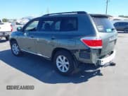 ✅ 2013 Toyota Highlander SE • VIN: 5TDZK3EH9DS103583 • Лот: 43472460. Опубликован ранее на IAAI с пробегом 105 782 миль. Бесплатный доступ к архиву аукционных продаж из США и подробный отчёт об истории автомобиля на DreamBid. Изображение 3.